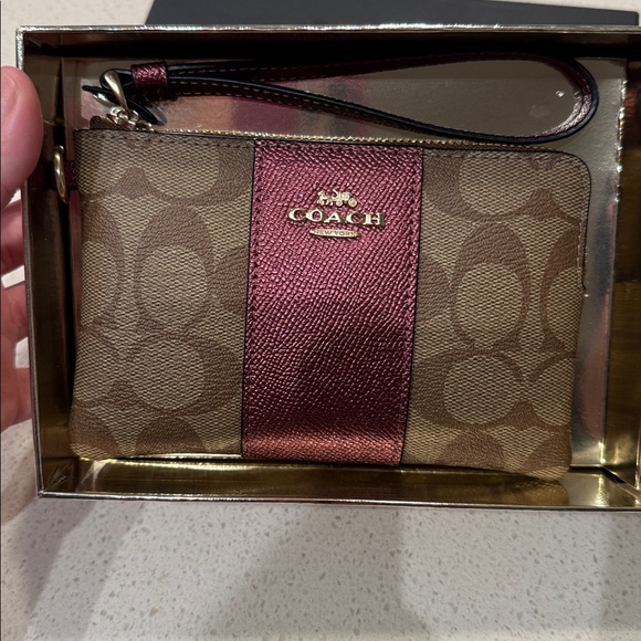 COACH Wristlet & Charms Metallic Wine Box Gift Set - Picture 3 of 8